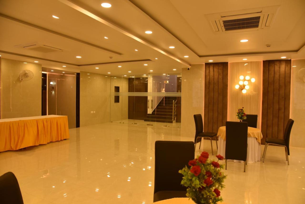 Hotel Nexus L Hotels In Charbagh Lucknow Esterno foto