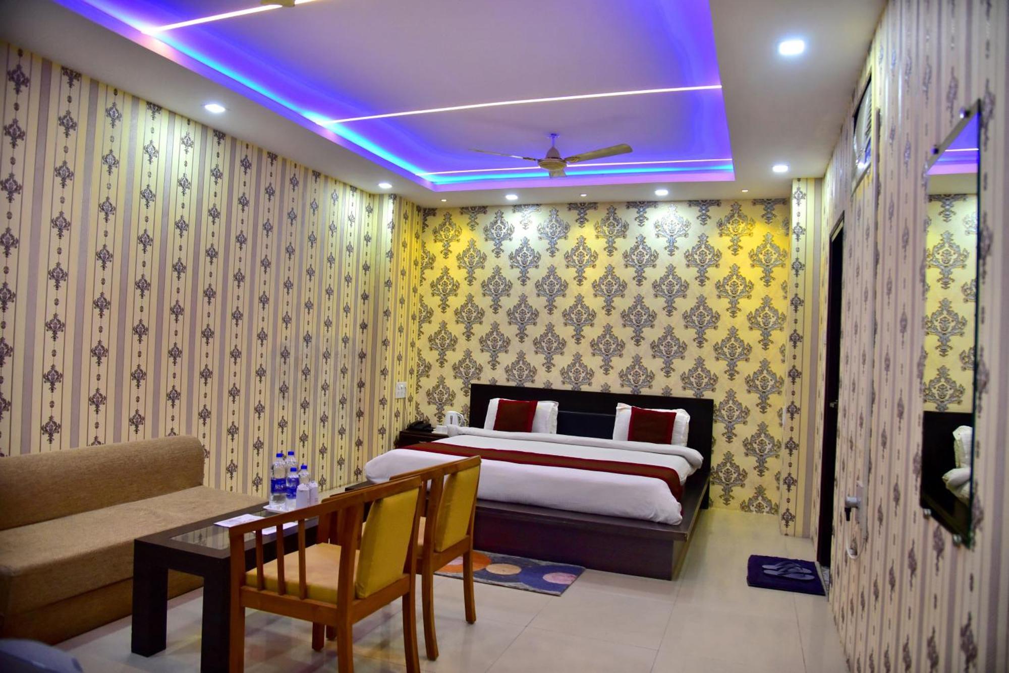 Hotel Nexus L Hotels In Charbagh Lucknow Esterno foto